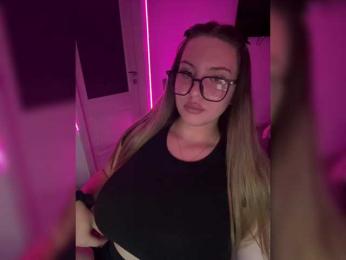 CrisKiss webcam model stream image