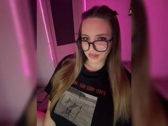 CrisKiss webcam model stream image