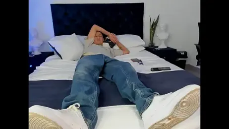 NoahLux webcam model stream image