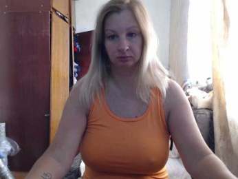 BustyBlondy webcam bongacams model stream image