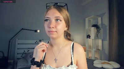 LynBinford webcam model stream image