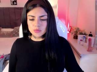 ivynaugthyqueen webcam model stream image