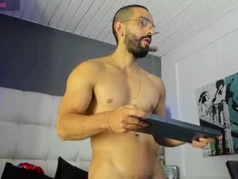 yiyo10_ webcam model stream image