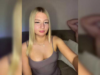 Karina_and_Batman webcam model stream image