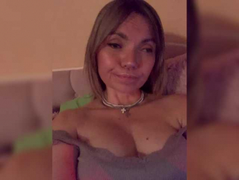 Ella-Pearlie webcam model stream image
