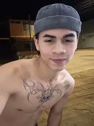 Mao_mdn webcam stripchat model stream image