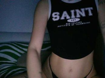 LolaFlame webcam model stream image