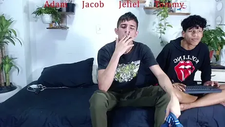 Interracial_Snow_Bunny webcam model stream image