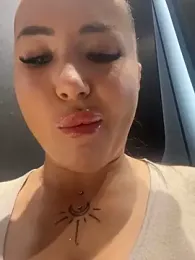 beautydiamond webcam stripchat model stream image