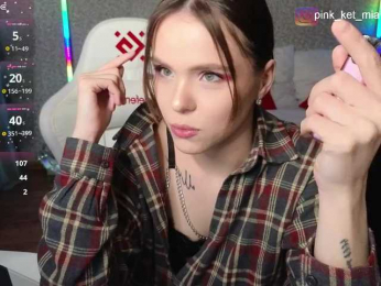 MiaPink webcam model stream image