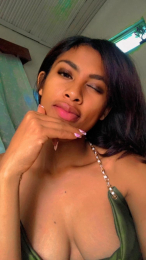 LunahXi webcam model stream image