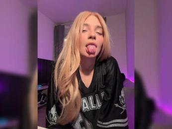 AstridMoss webcam bongacams model stream image
