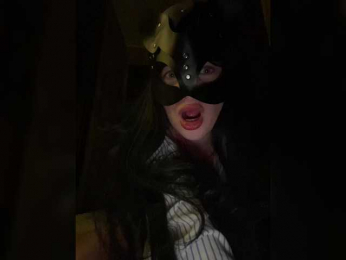 missisMilli webcam model stream image