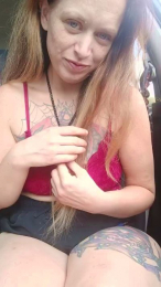 Fuqmeovrplz webcam model stream image