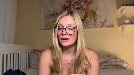 Ellakalinin00 webcam model stream image