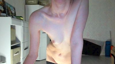 YourMolly webcam model stream image