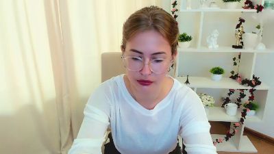 HyunLifschitz webcam model stream image