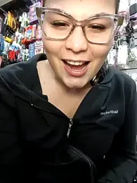 Vale_Saenzz webcam stripchat model stream image