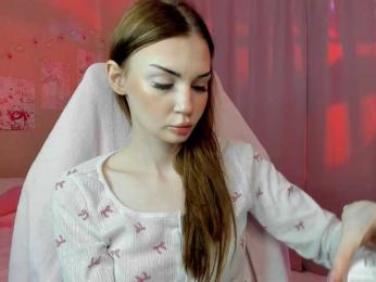 Lunellee webcam model stream image