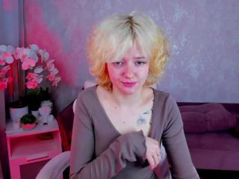 LunaaBee webcam model stream image