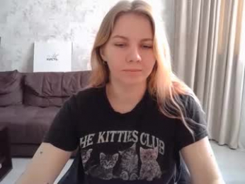skylarsnoow webcam model stream image