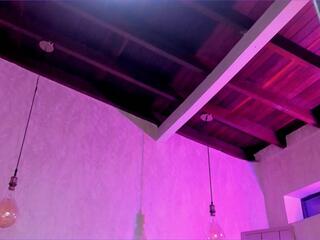 Ashton Hils webcam model stream image