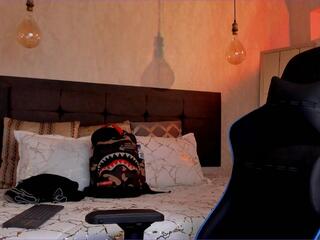 Ashton Hils webcam model stream image