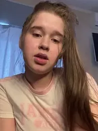HornyGirlH webcam model stream image