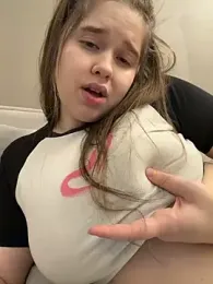 HornyGirlH webcam model stream image