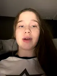 HornyGirlH webcam model stream image