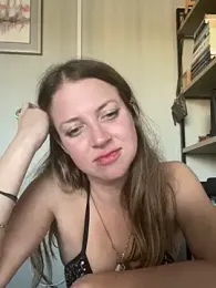 molly_witha_chance webcam model stream image