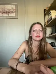 molly_witha_chance webcam model stream image