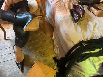 alexheels_boots webcam model stream image
