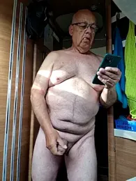 ak616263 webcam model stream image