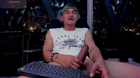 LiamDeeps webcam stripchat model stream image