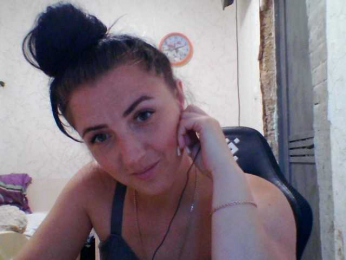 Kira-Sweetchi webcam bongacams model stream image