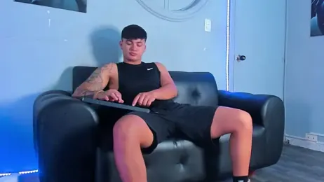 Cristopher_strong webcam model stream image