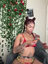 butterflybootyy webcam stripchat model stream image