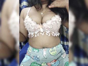 Tapur- webcam bongacams model stream image