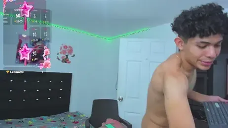 Alexander_and_Xiao webcam model stream image