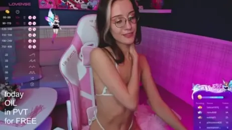 Dreamy_Kira webcam model stream image