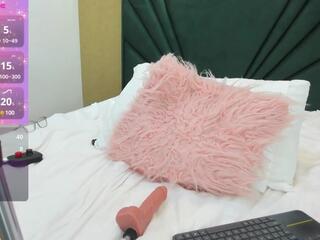 Isaa Clark webcam flirt4free model stream image