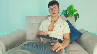 CamiiGuzman webcam model stream image