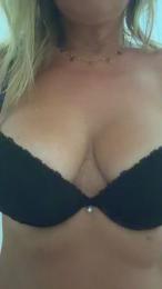 Bluemoon webcam model stream image
