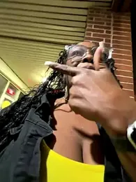 TilaTotti webcam model stream image