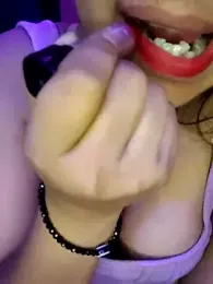 -Mahak webcam model stream image