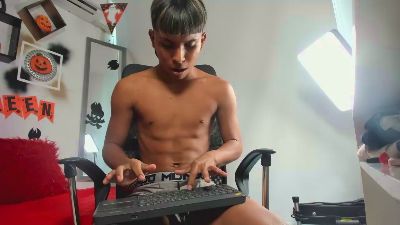 tyler_twink_boy webcam model stream image