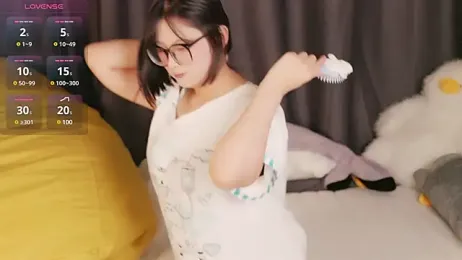 Yu_UwU_ webcam model stream image