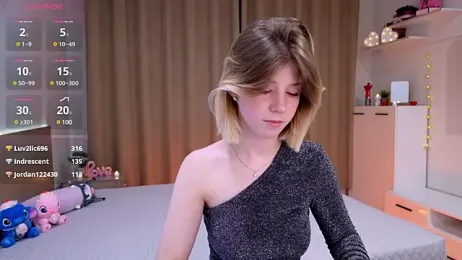 Bella_amory webcam model stream image