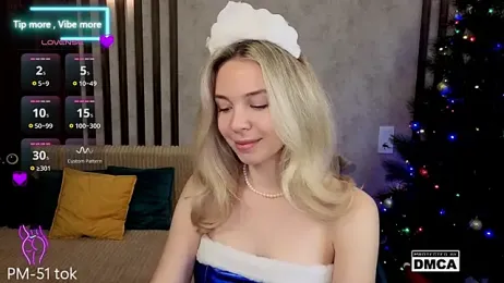 Holl1Would webcam model stream image